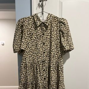 Charlen Henry Size Small Dress With Puff Sleeves